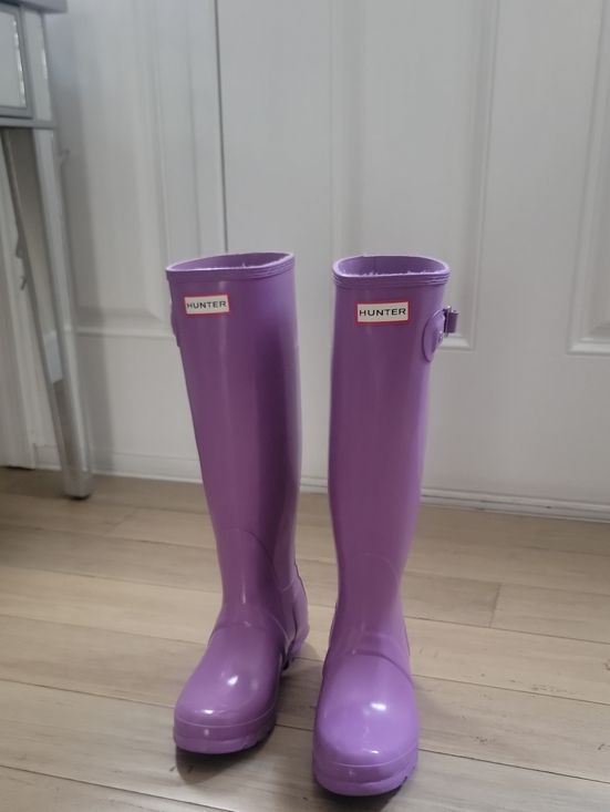 Hunter Shoes - Hunter Bright Purple Glossy High Boots. Size 8. Like New!